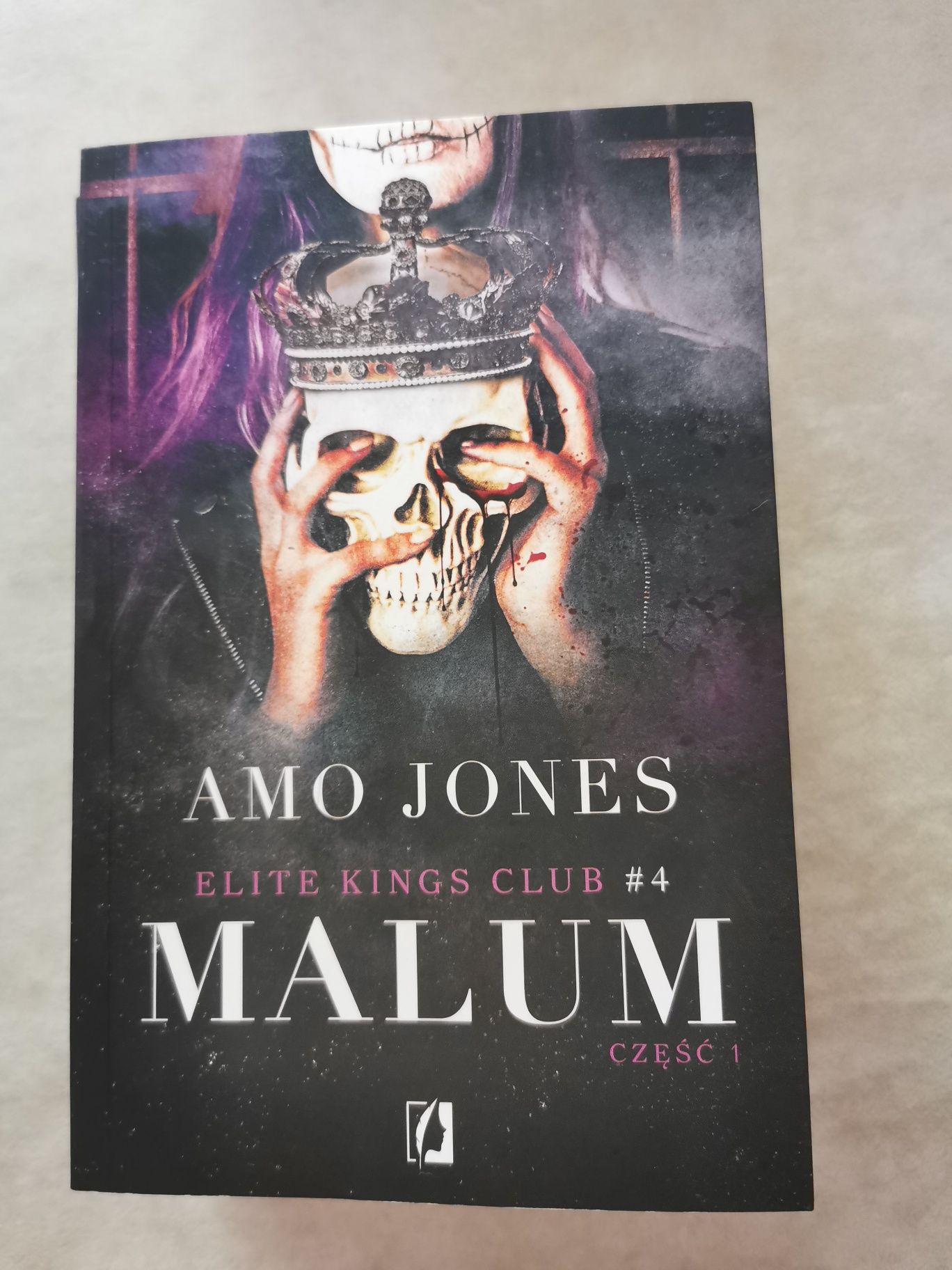 Seria Elite Kings Club Amo Jones srebrny łabędz marionetka Malum