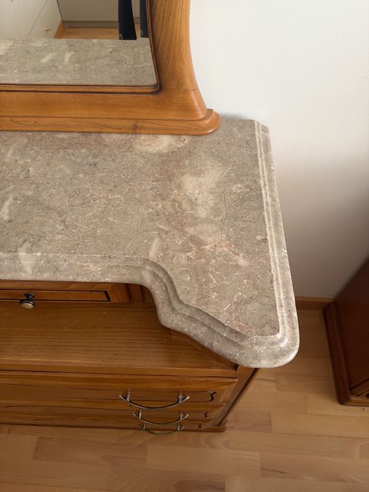 Conjunto para Quarto Comoda + 2 mesa se cabeceira em Madeira