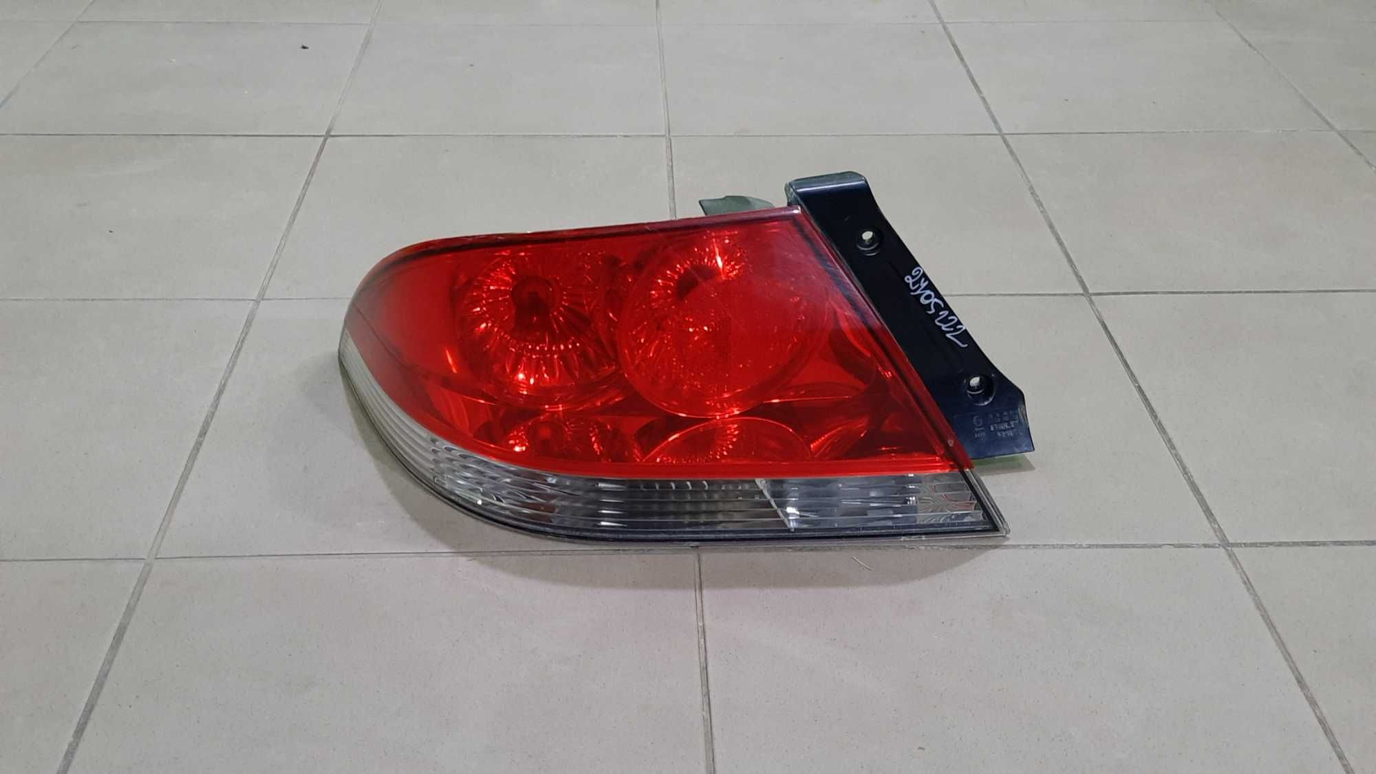 Ліхтар фонарь Мітсубісі Mitsubishi Lancer 9 03-11 Grandis 03-11 правий