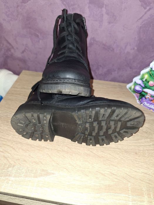 Продам зимние ботинки для девочки