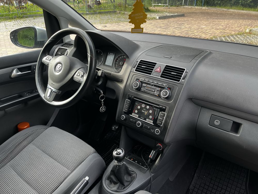 VW Touran 1.6 TDI 7 osób