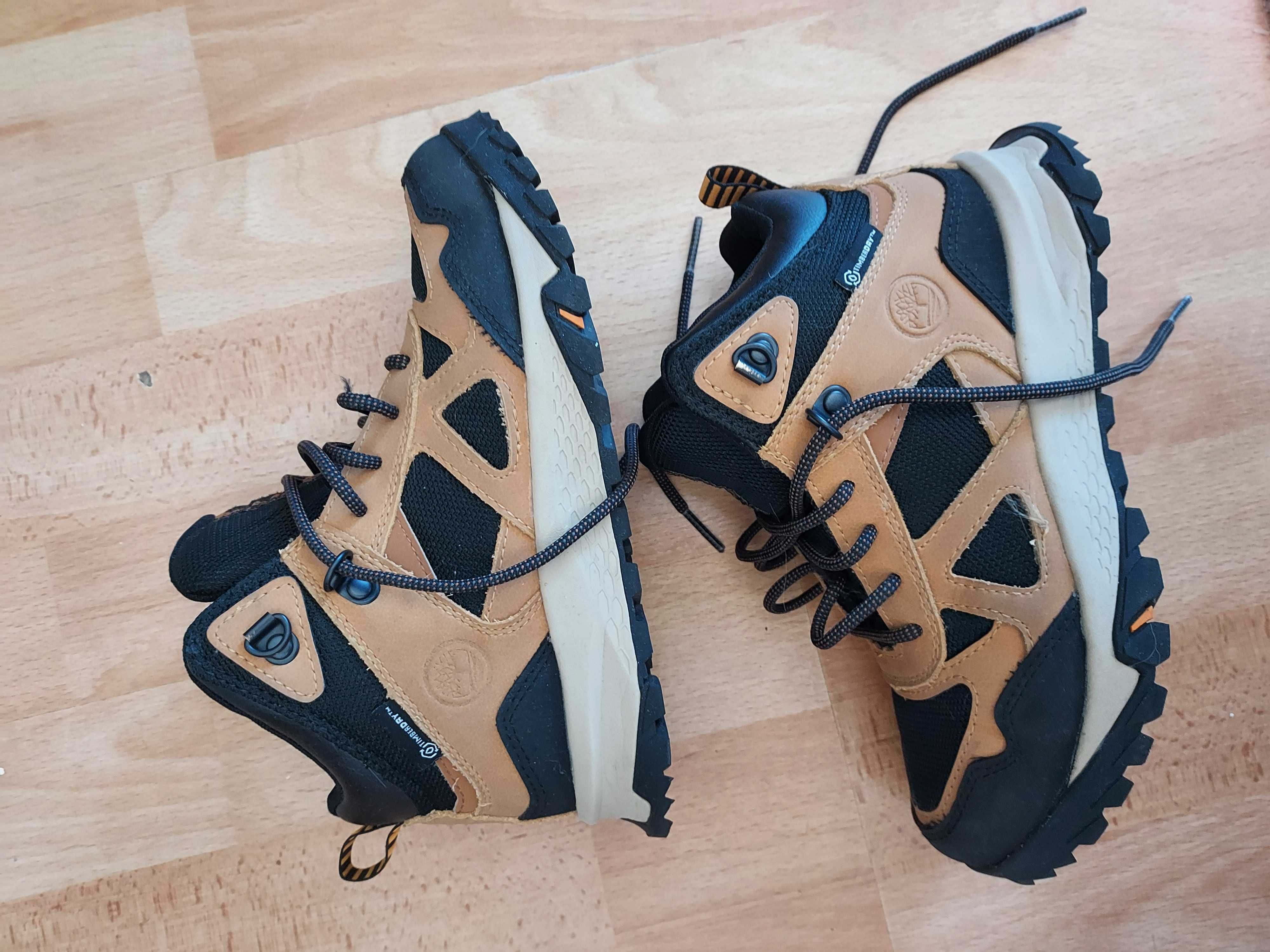 Botas Timberland de menina tamanho 33