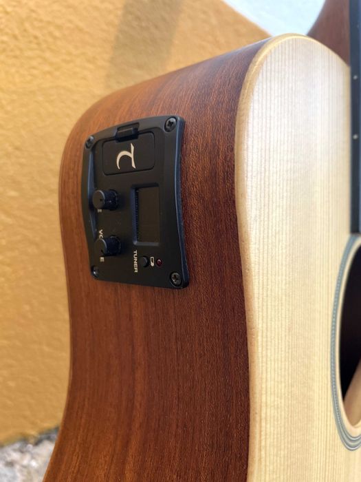 Guitarra Tanglewood Eletroacústica + Amplificador Fender