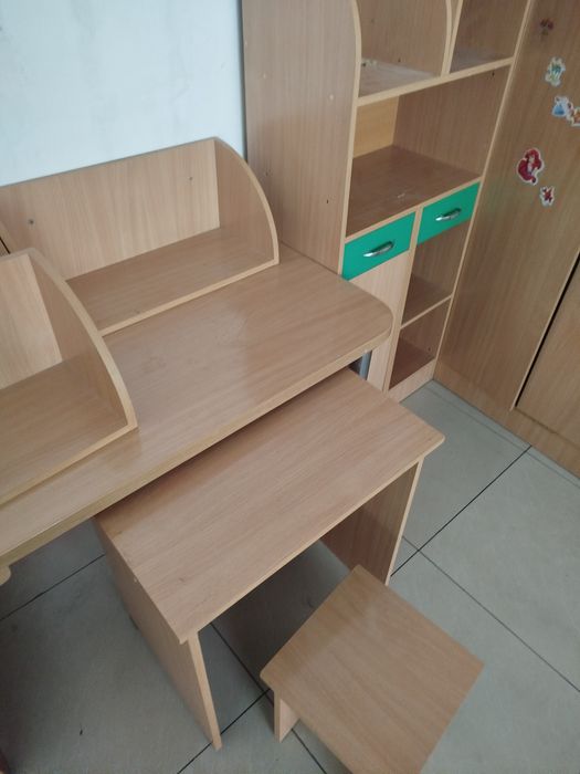 Продам детскую для учебы