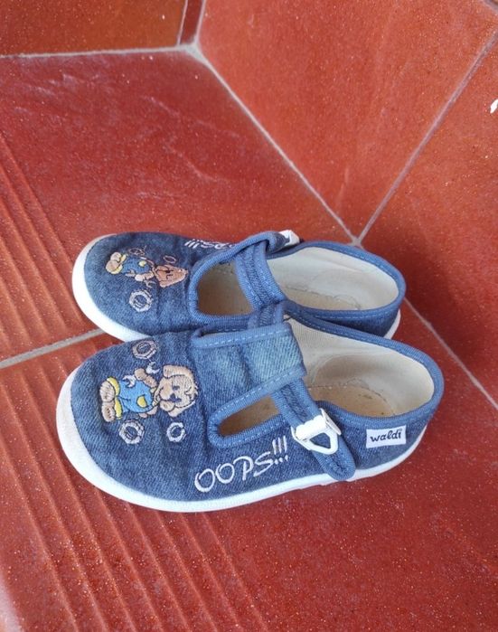 Тапочки.тапки.перевзуття.пінетки.капці.Waldi