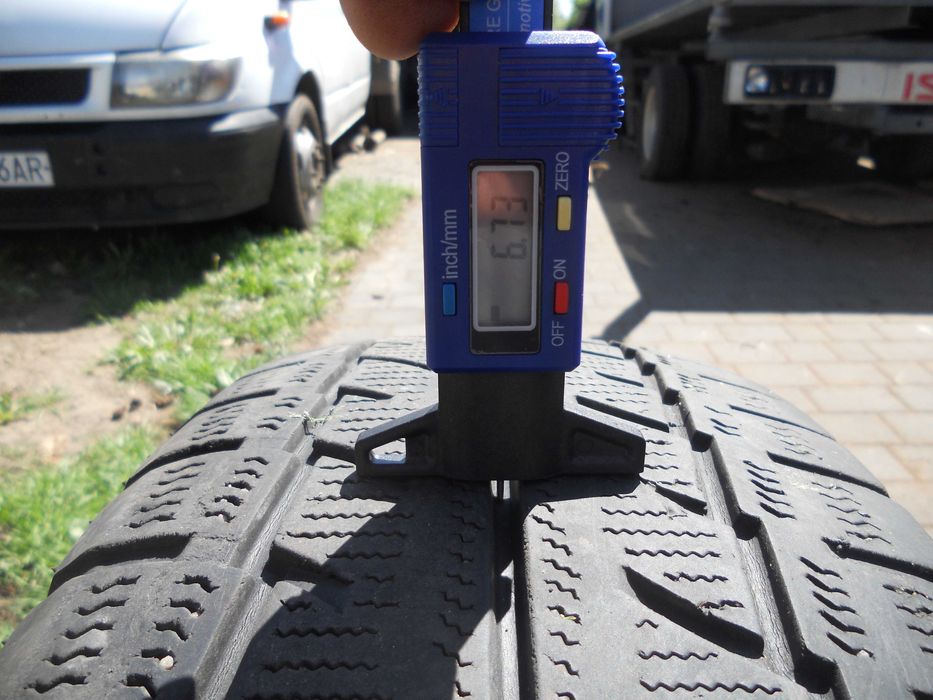 Opony R16 C 215 x 65