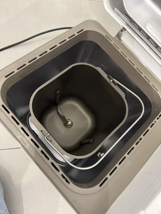 Нова хлібопічка LG