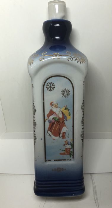Новогодняя керамическая бутылка.