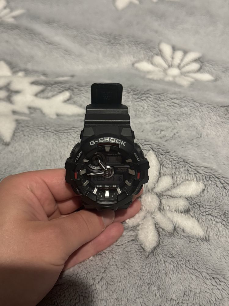 Casio G-Shock GA-700-1A – Jak Nowy! + Puszka & Dowód Zakupu