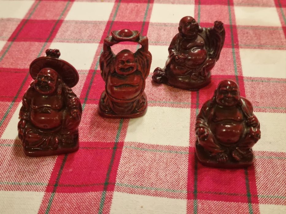 Małe figurki śmiejący się Budda 4 szt.