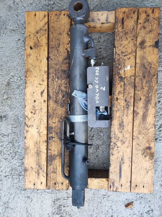 Minikoparka Volvo EC 20D - Siłowniki