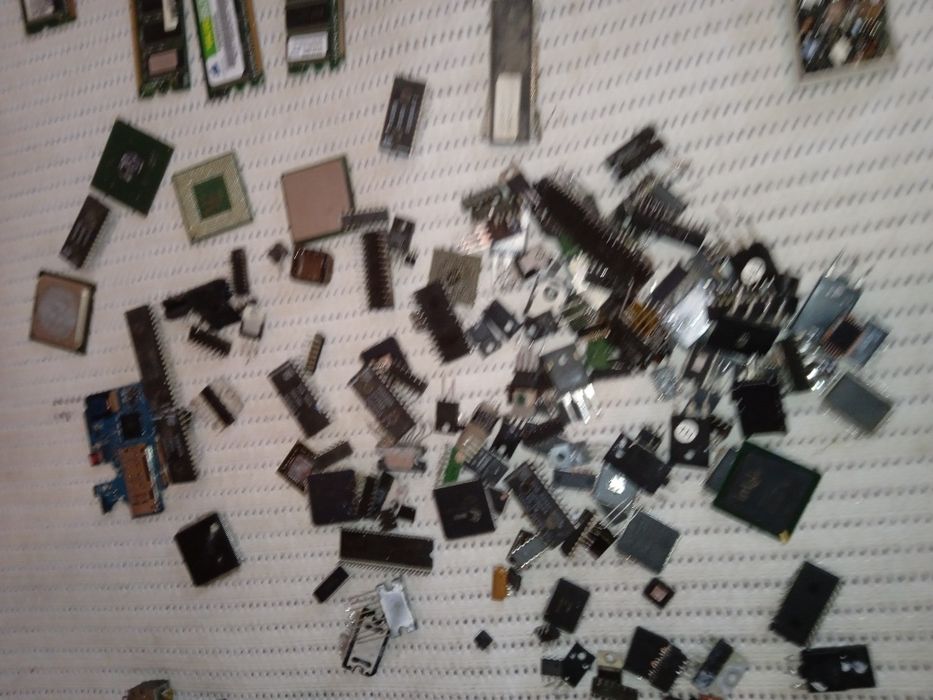 Транзисторы, процессоры,микросхемы, резисторы, и т.д!