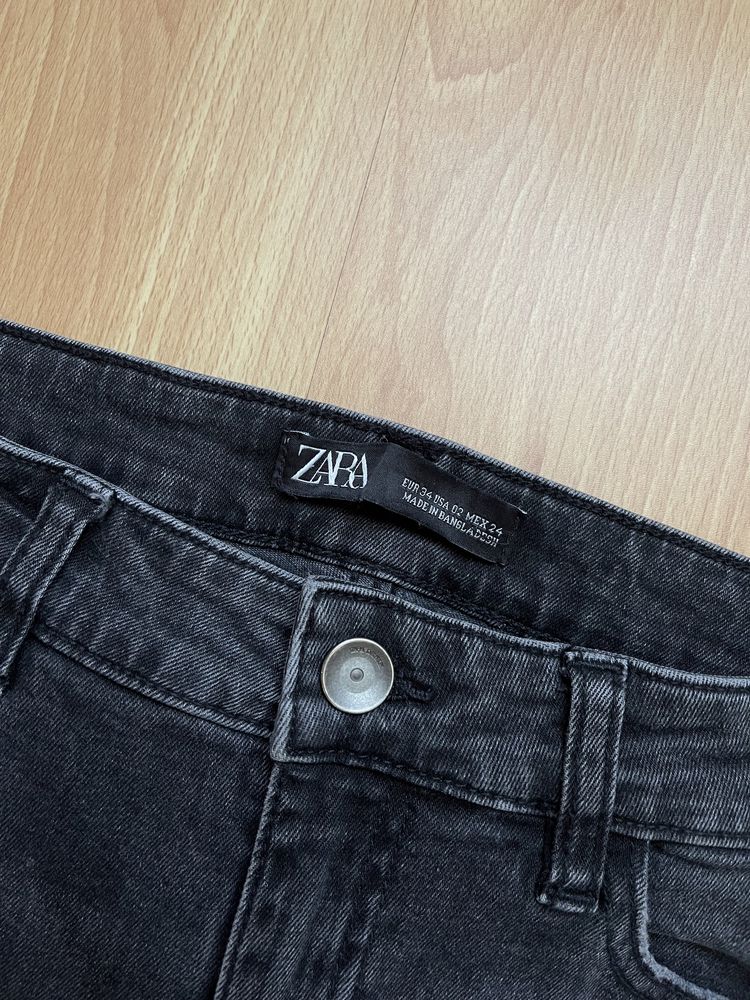 Джинсы Zara