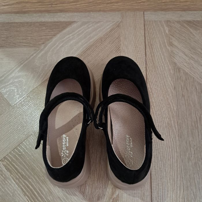 Продам   туфлі дівчачі