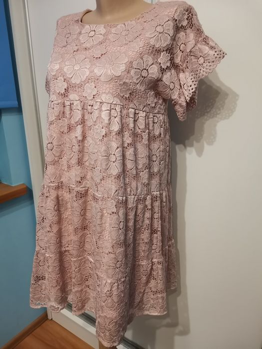 Elegancka sukienka damska Prestge rozm S, pudrowy róż, koronka