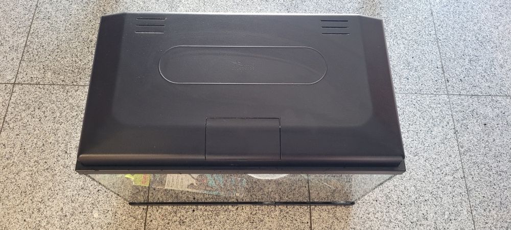 Aquário marca Aquatlantis 70L completo