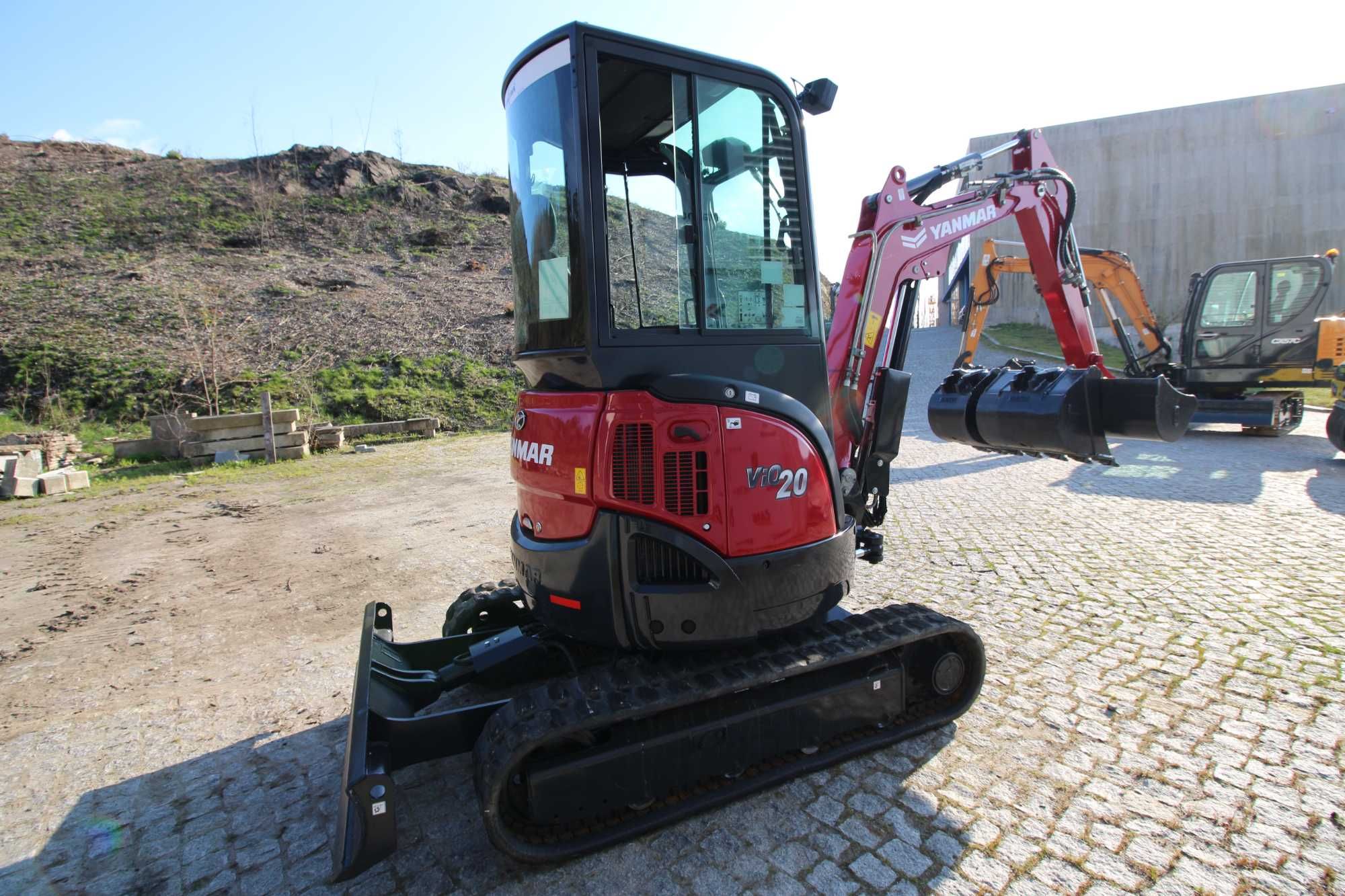 Minigiratória Yanmar  rastos VIO 20 2 toneladas  escavadora
