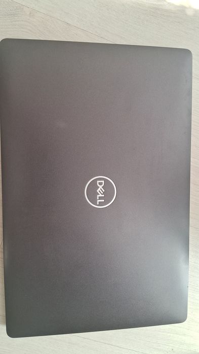 Dell Latitude 5500. Radeon 540X дискретна