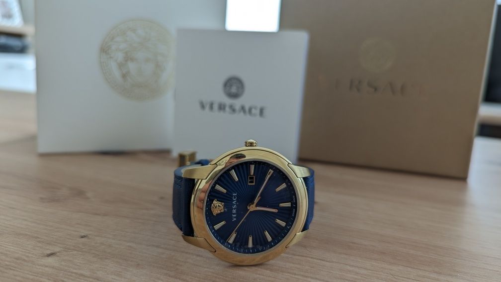 Zegarek męski Versace VELQ003/19 V-urban
Sprzedawany jest zegarek