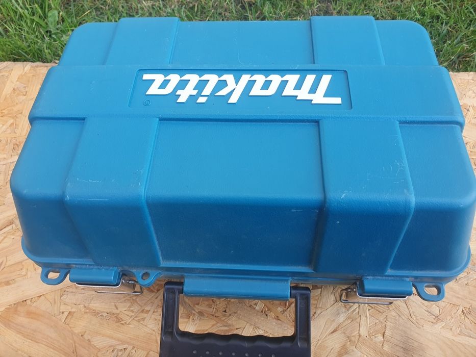 Pilarka akumulatorowaMakita HS300D, nowa, walizka, 2xaku, ładowarka,