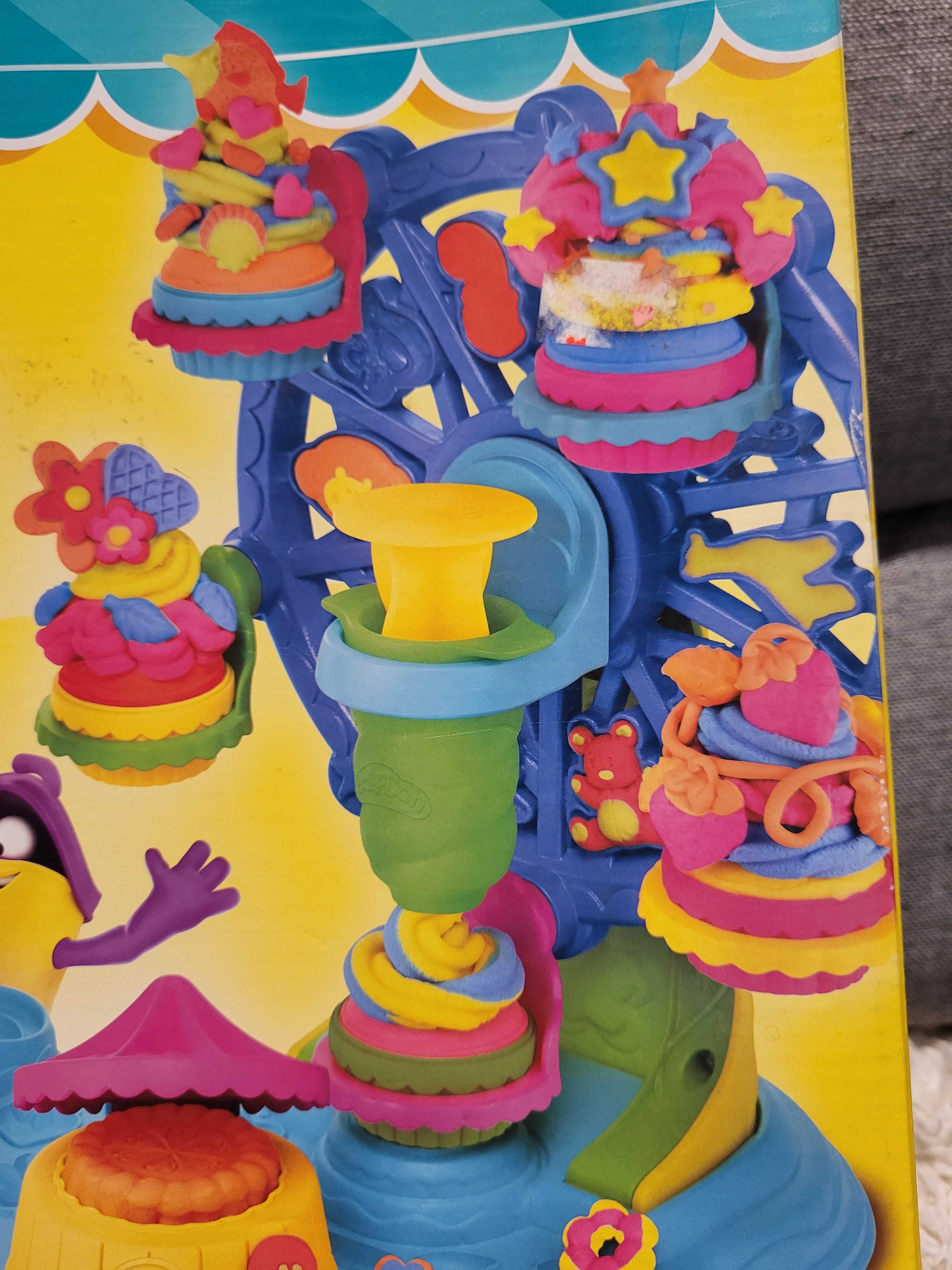 Duży zestaw Karuzela Play-Doh Babeczkowy Festiwal Hasbro