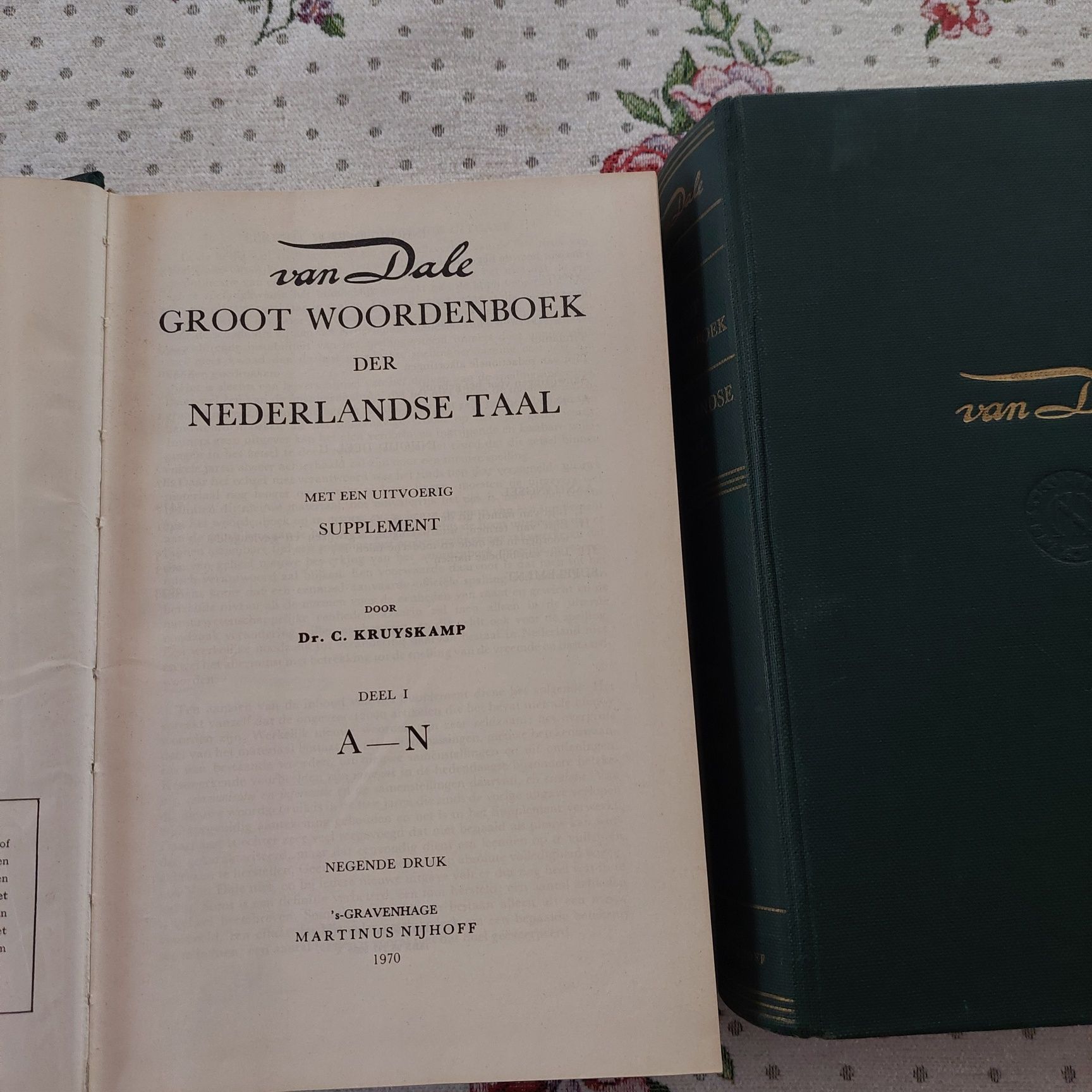 Van Dale Groot Woordenboek