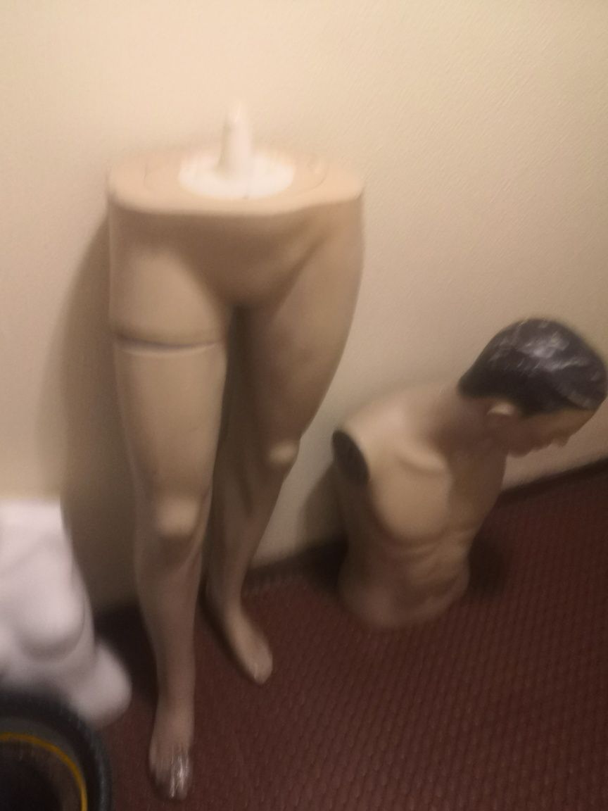 Manequim de homem e manequim de mulher