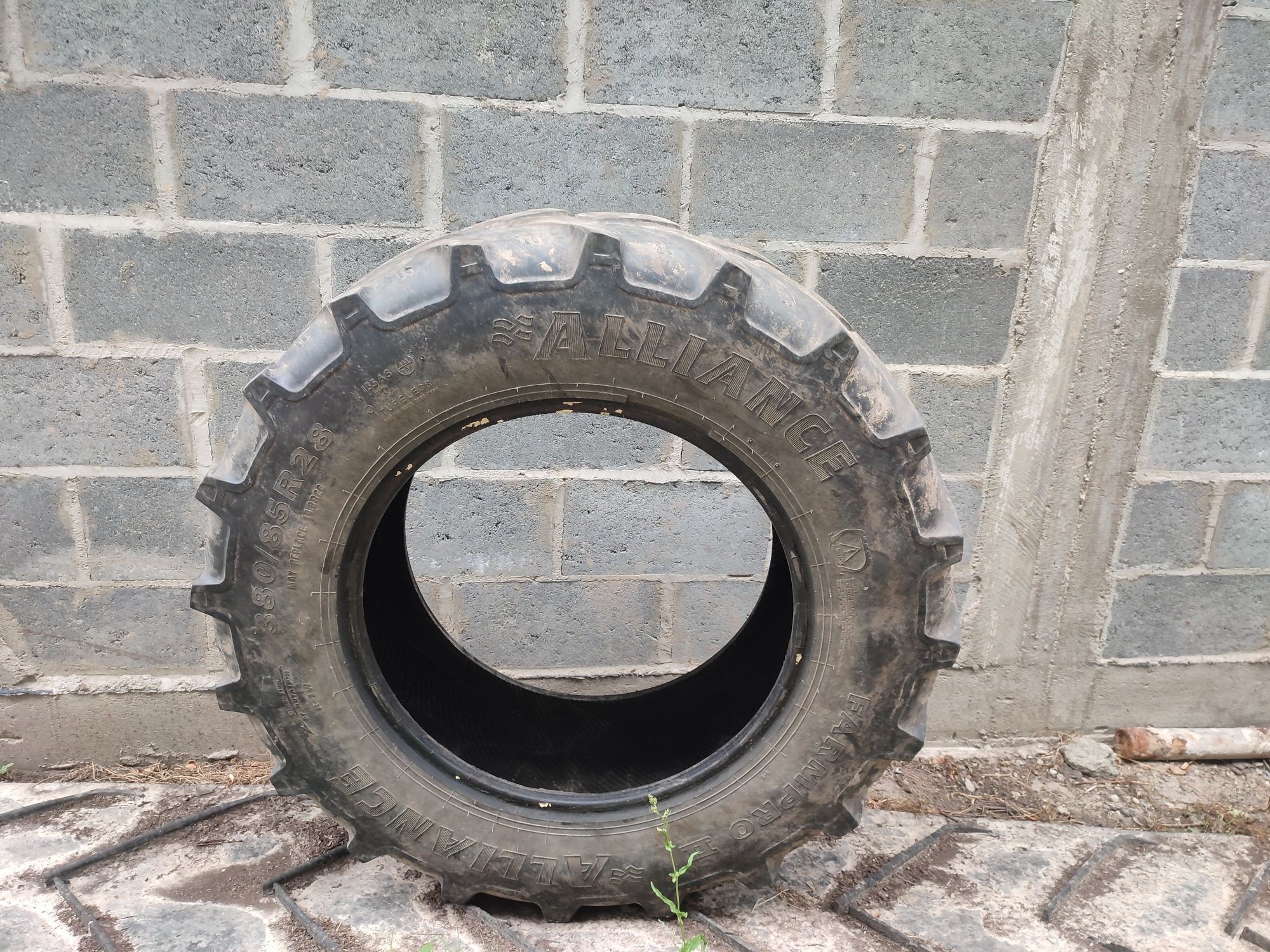 Opona 380/85r28 Alliance