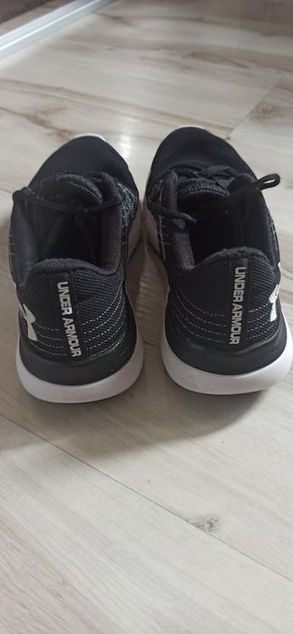 Buty sportowe Under Armour 37,5