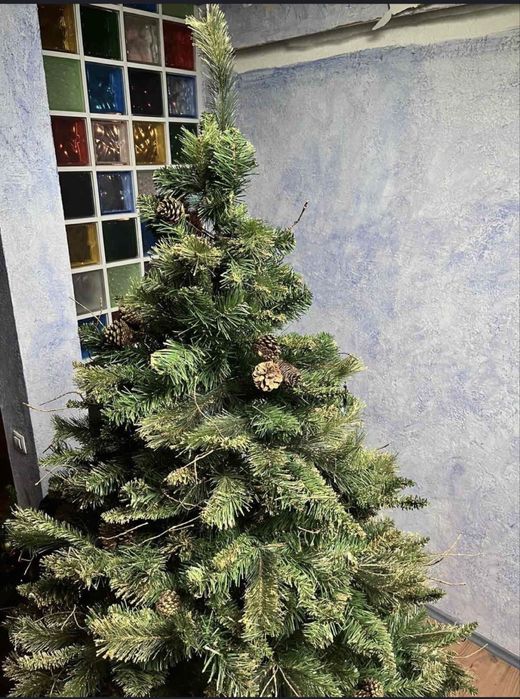 Ялинка штучна на новий рік