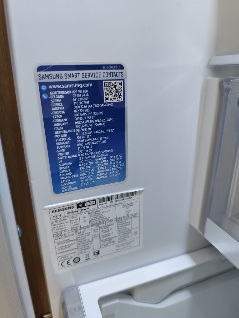 Sprzedam lodówkę do zabudowy Samsung