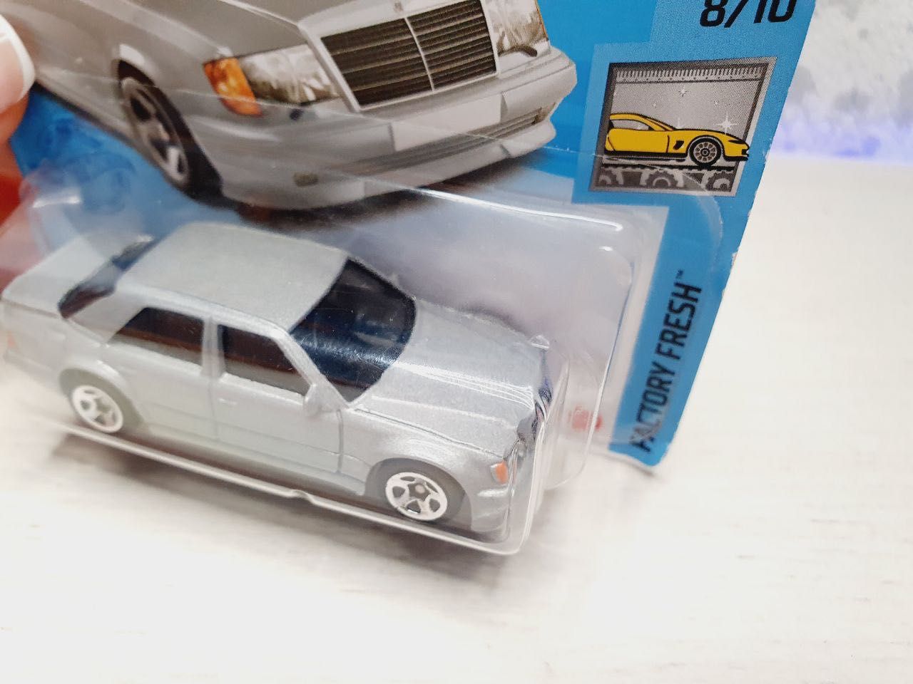 Hot Wheels 2021 - Mercedes-Benz 500 E сірий запак