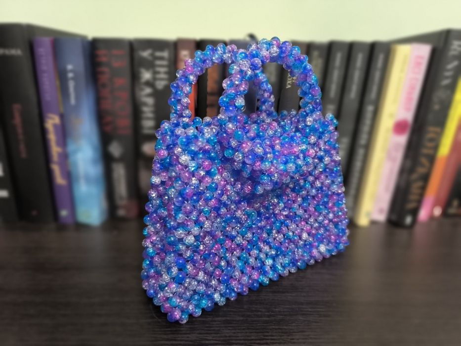 Сумка з бісеру з двигаючими ручками