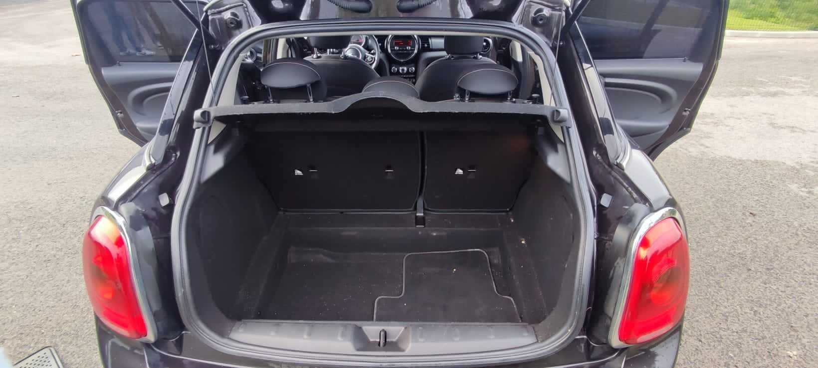 MINI Cooper D 1.5 Diesel – 5 Portas, Premium, Económico