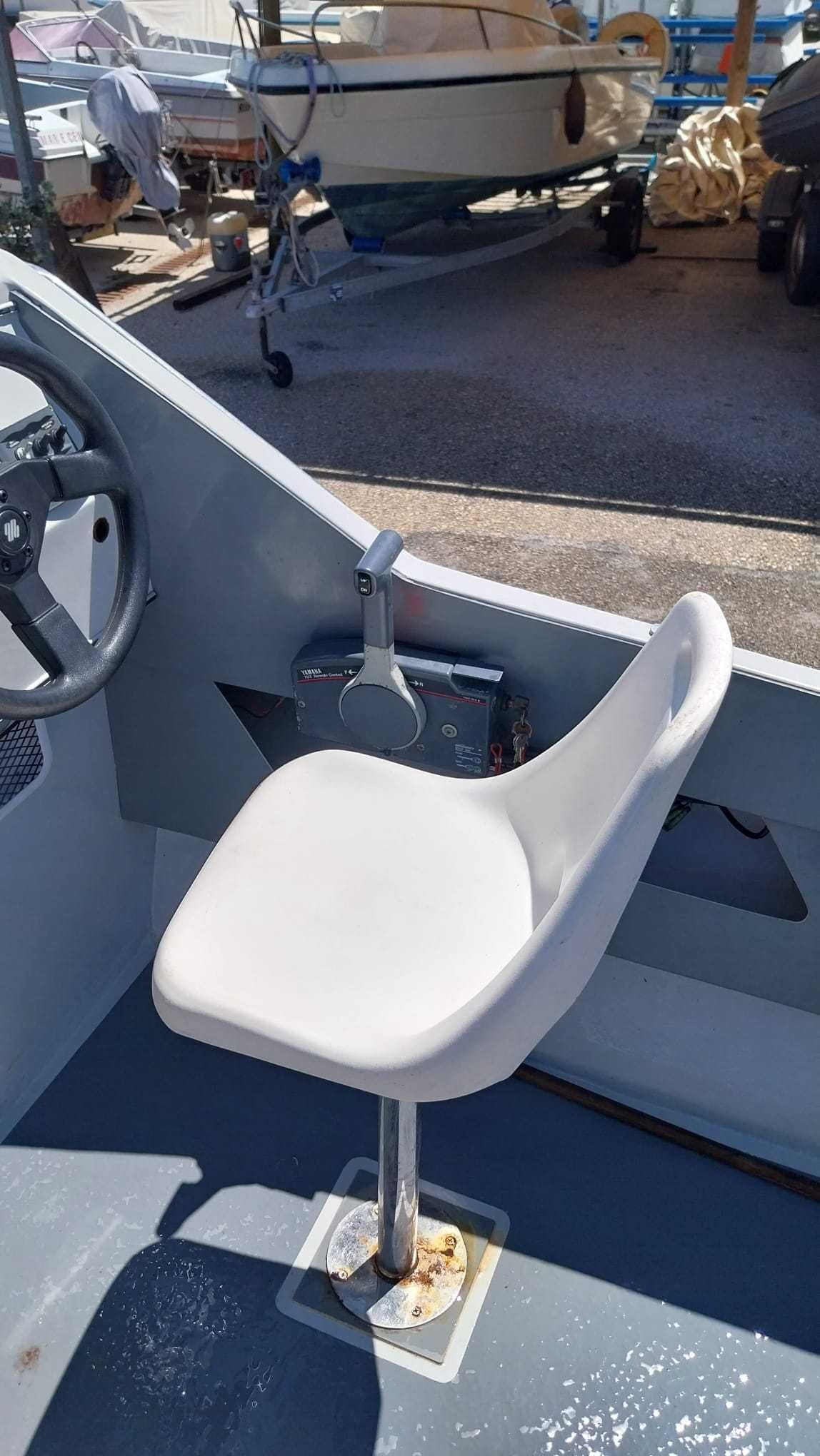 Barco Argus 505D c/ Motor Yamaha 4T 60Cv