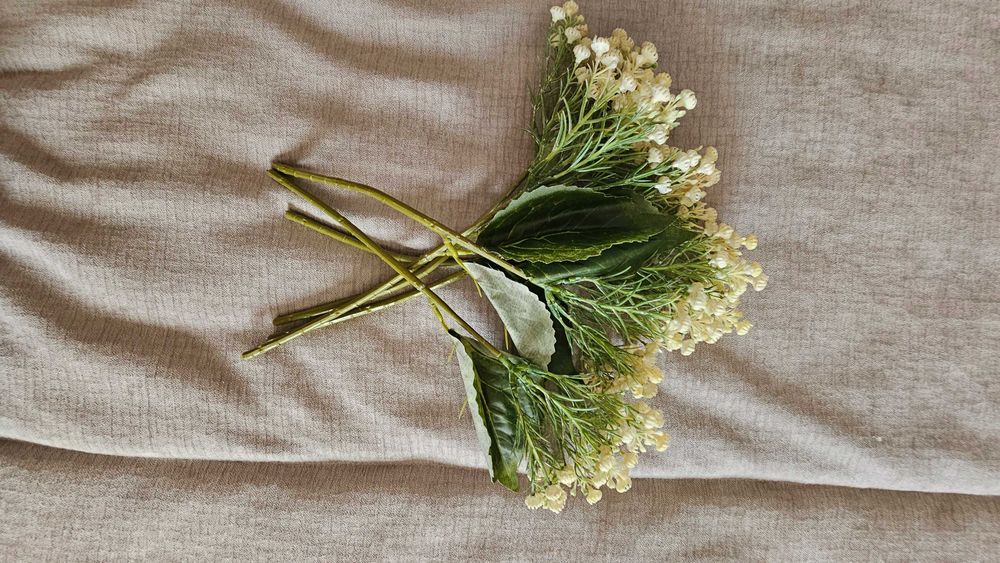 6 hastes de flores artificiais