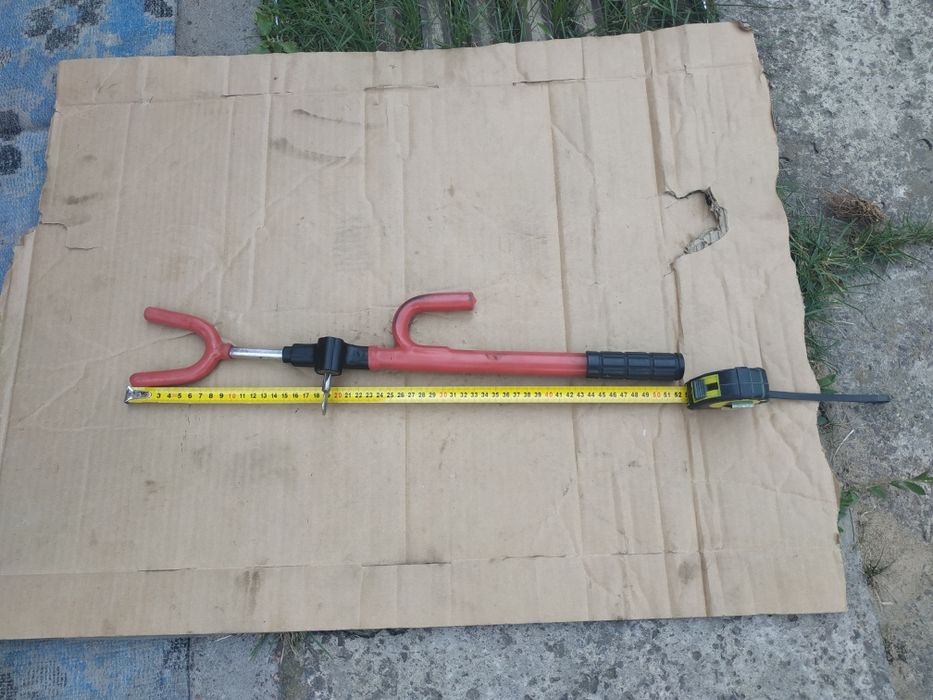 Замок на руль блокиратор руля антиугон