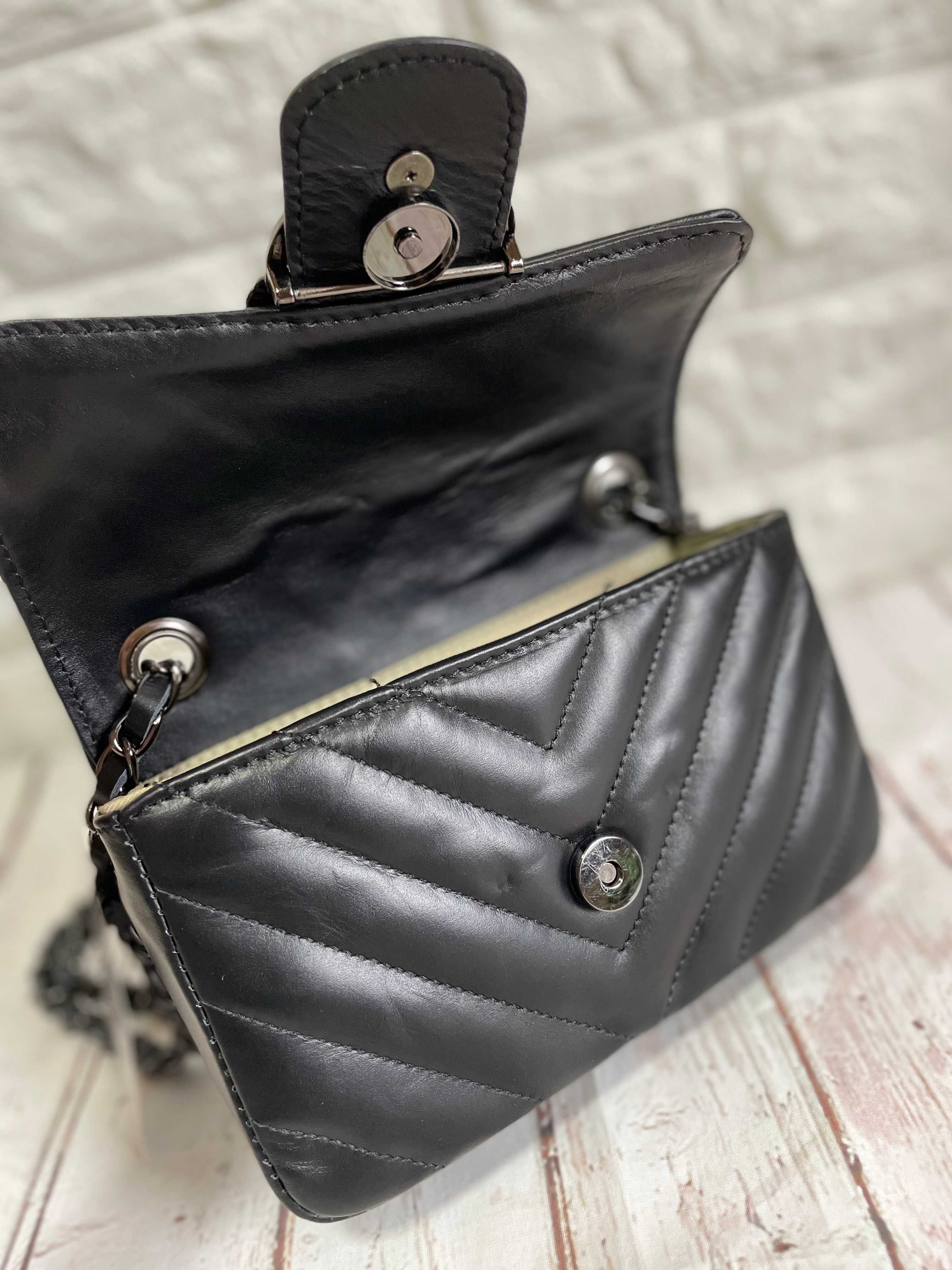 Шкіряна сумочка з пташками в стилі pinko стьогана чорна італія