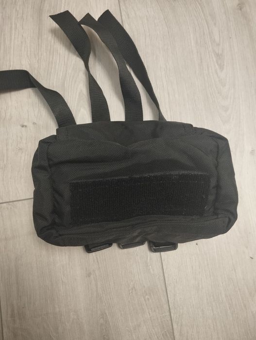 Плитоноска чорна. Матеріал кордура хороша якість.