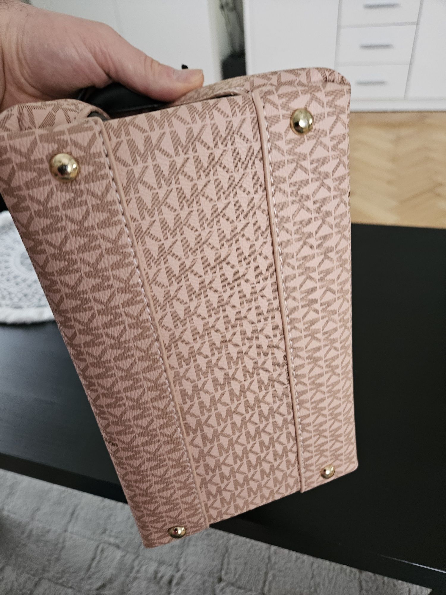 Różowa torebka Michael Kors
