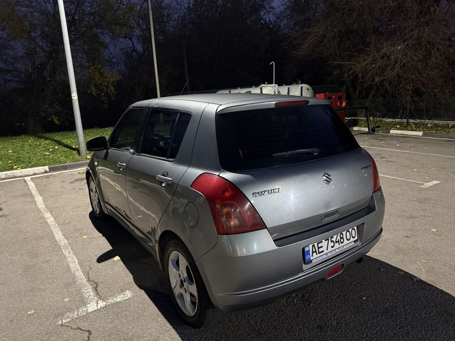 Продам Suzuki Swift 2005 автомат