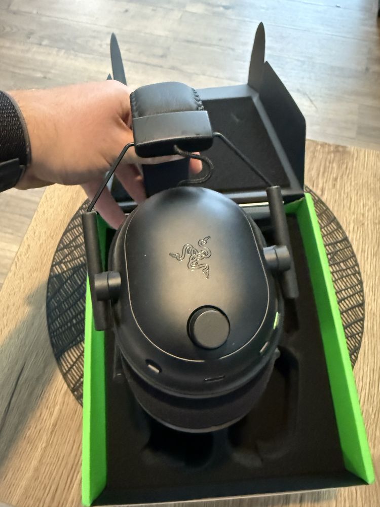 Razer BlackShark V2 Pro - jak nowe, pełny komplet