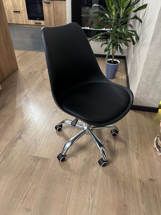 Стілець для майстрів тату