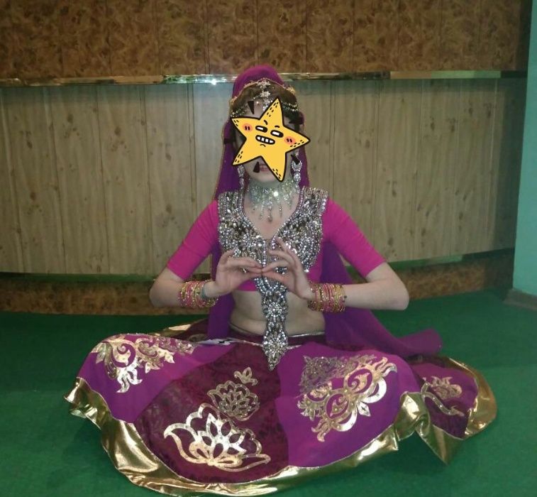 Индийский костюм для танцев
