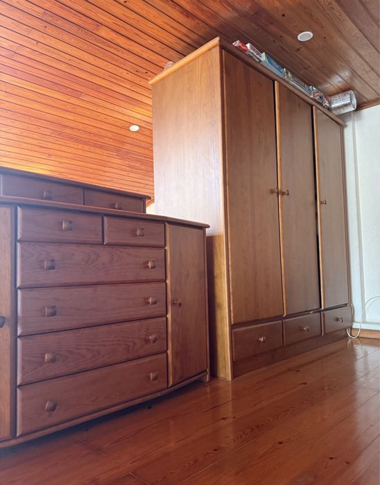 Conjunto de quarto em pinho