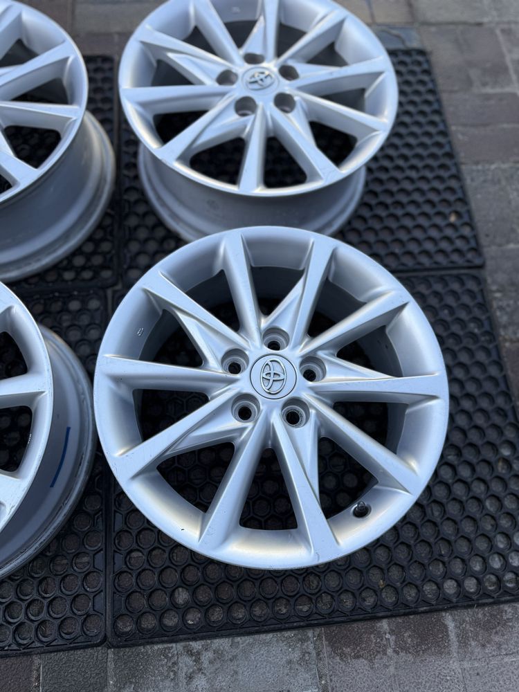 Оригінальні диски Toyota Camry avensis rav4 Lexus is es 5 114,3 r17