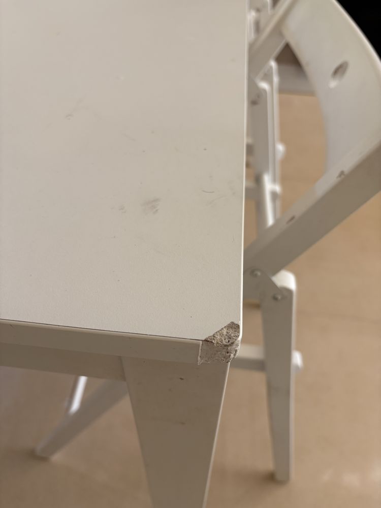 Mesa branca de cozinha (IKEA)