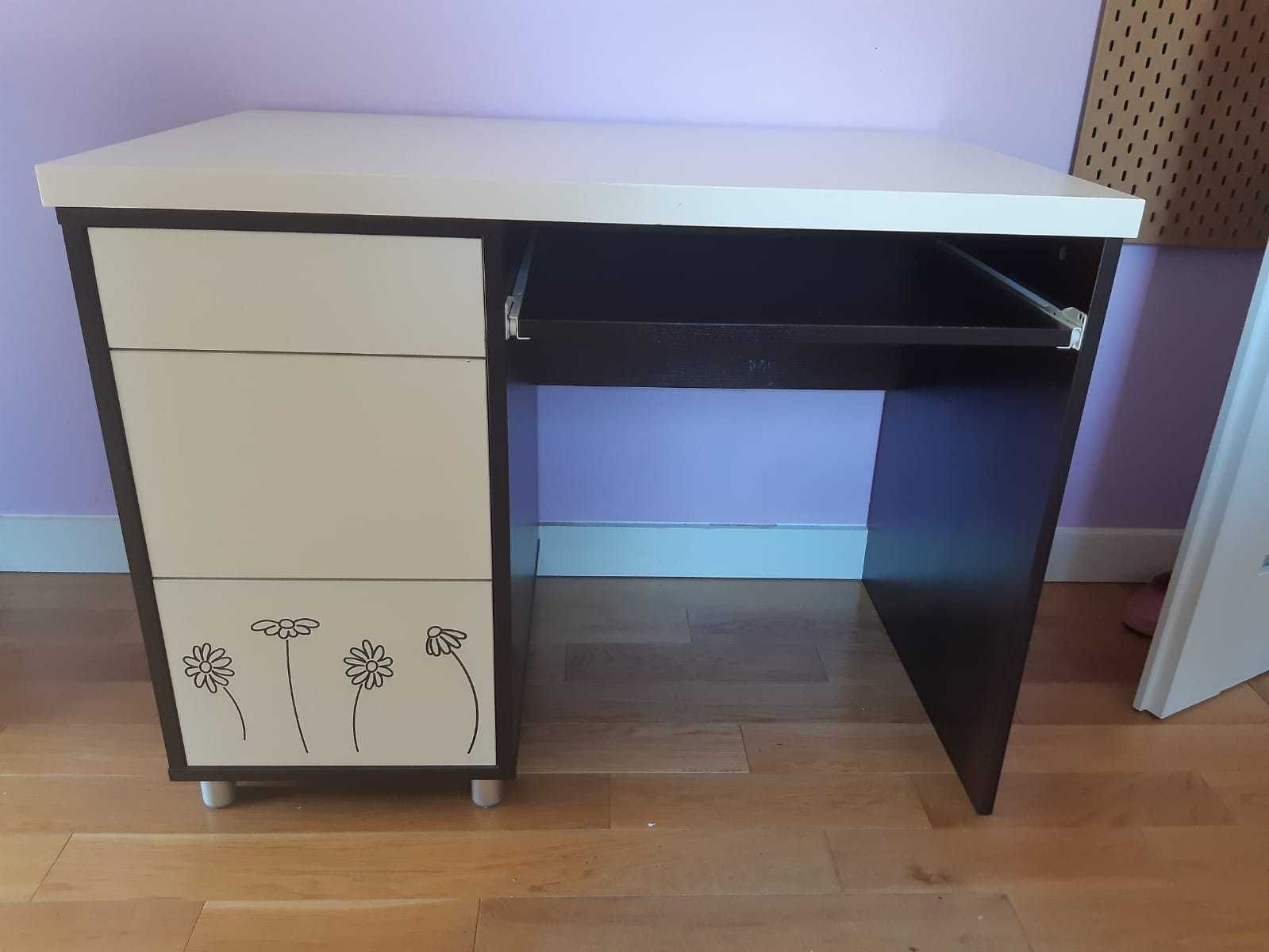Biurko szkolne dla dziewczynki z kolekcji DAISY