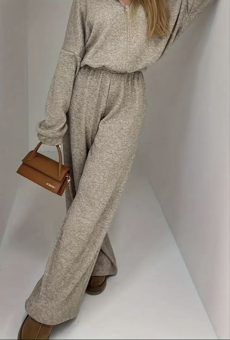 Костюм жіночий стильний. Костюм женский двойка