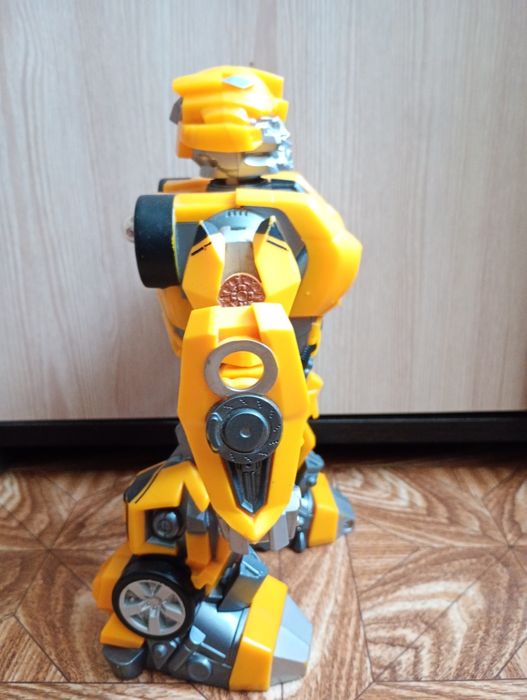 Робот трансформер Hasbro bumblebee beatmix 2006 року